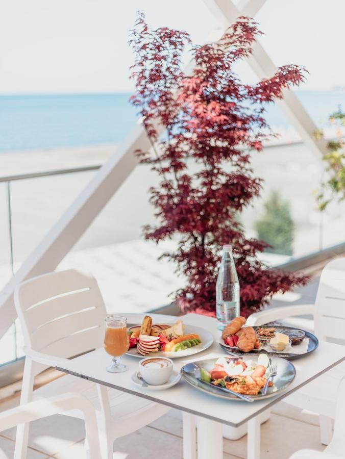 Hotel Fishta & 4*