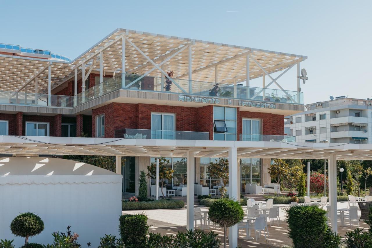 Fishta & Hotel 4*