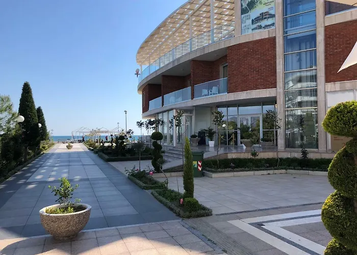 Fishta Hotel & Apartments