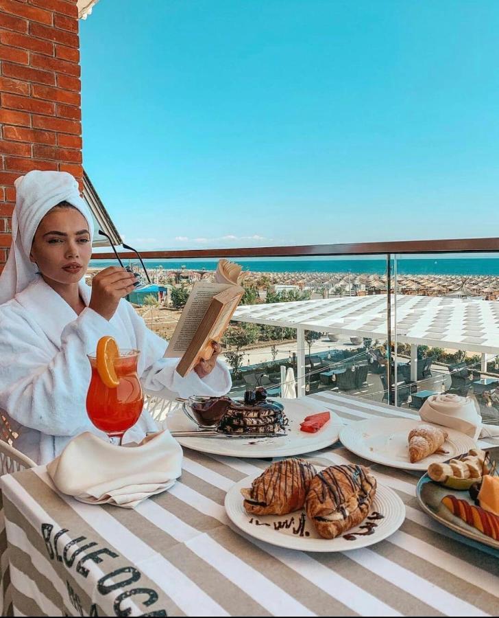 Hotel Fishta & 4*
