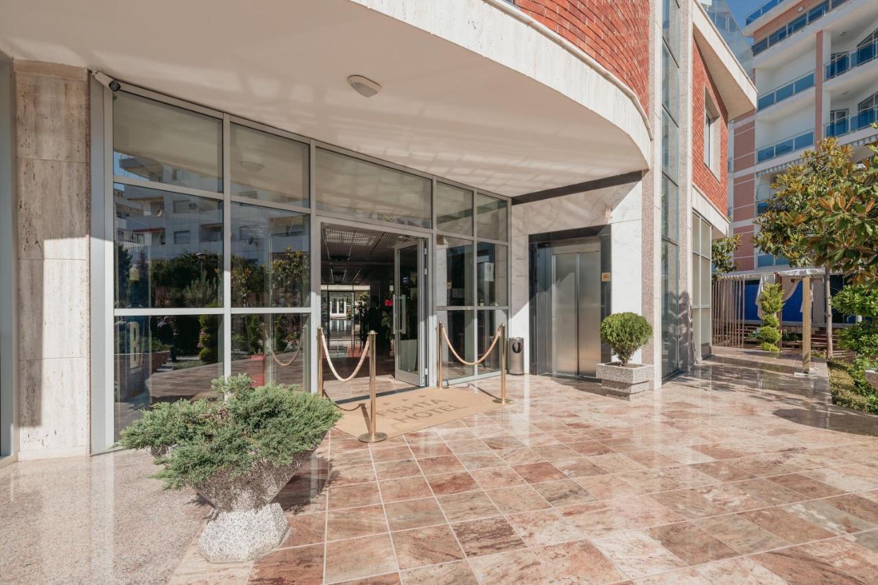 Fishta & Hotel 4*