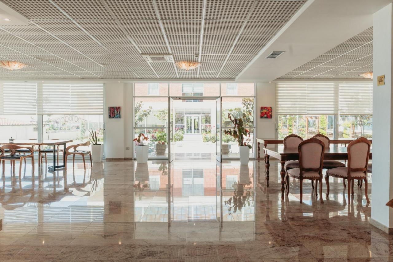 Fishta & Hotel Velipojë