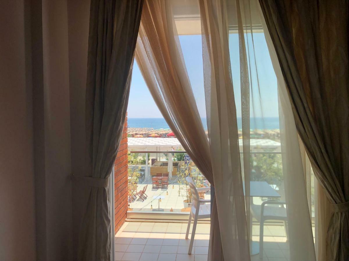 Fishta & Hotel 4*